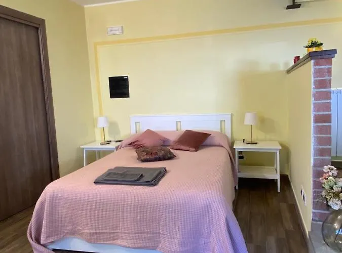 Atene Del Canavese Bed & Breakfast